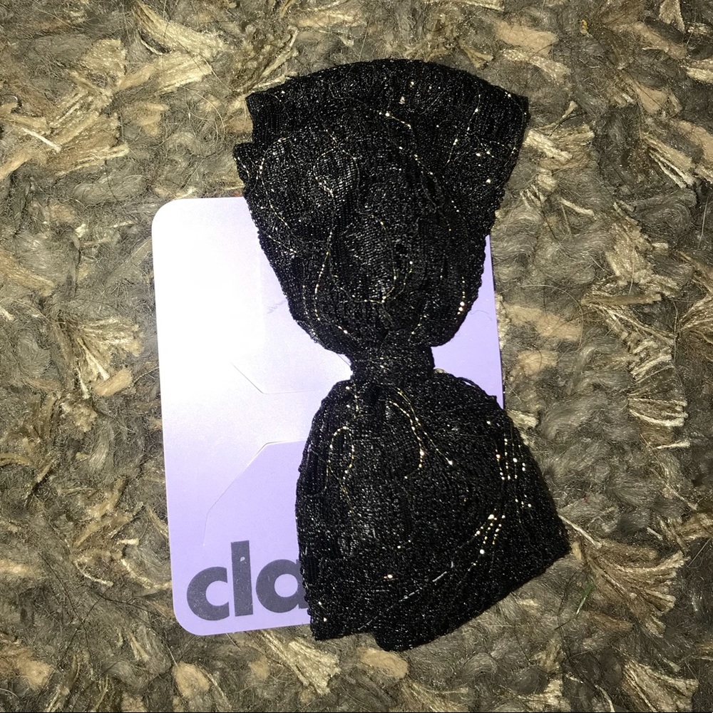 Black and gold sparkly bow
